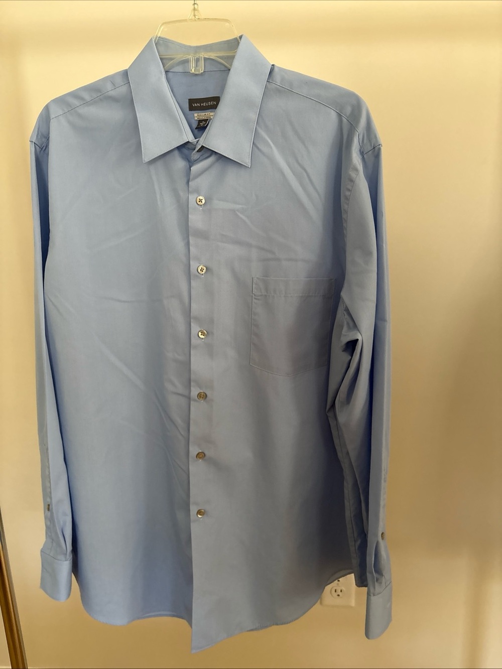 Men's Van Heusen Long Sleeve Button-Up Dress Shirt 17 XL Reg Fit Blue Wrinkle Fr
